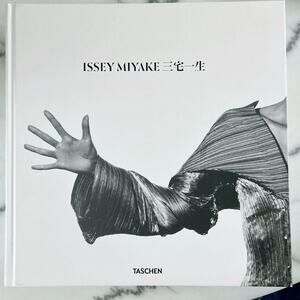 ISSEY MIYAKE Taschen edition Edited by MIDORI KITAMURA